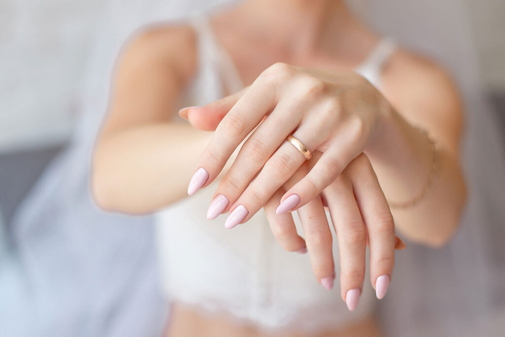 nagelmodellage-mit-gel